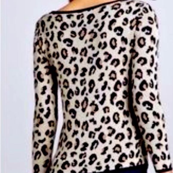 VELVET‎ Graham & Spencer Women’s Small Leopard Print Cashmere Crew Neck Sweater - Picture 8 of 8